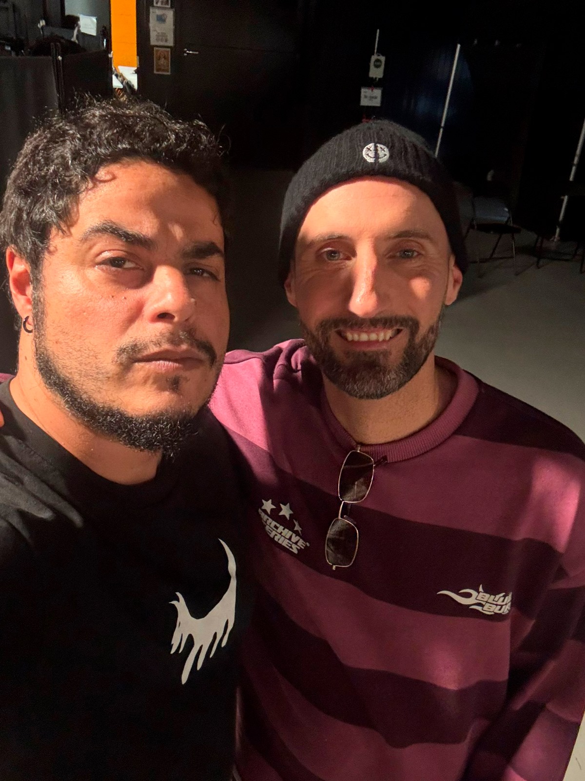Ayaki junto a David Sainz durante el rodaje de la serie El Ambulatorio